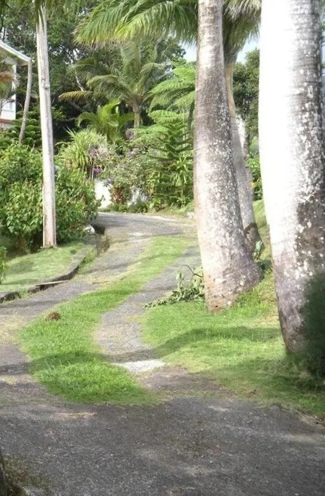 Symes Zee Villa Laudat