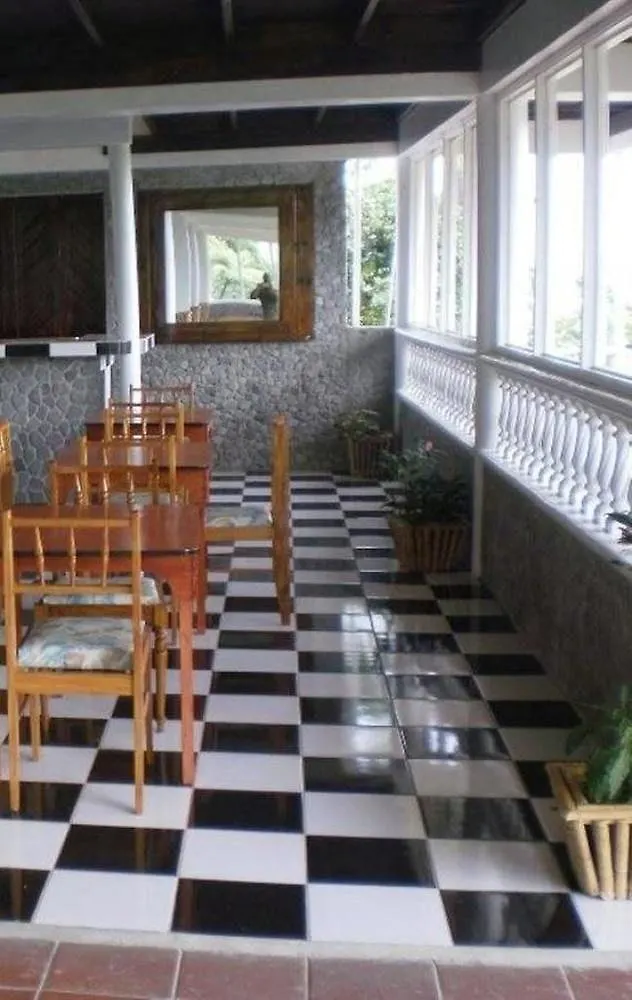 Symes Zee Villa Laudat Dominica